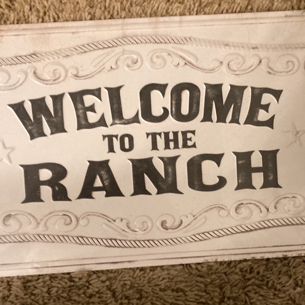 Brand new Ranch Decor - Picture 3 of 3